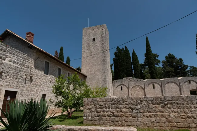 Lokrum samostanski-kompleks