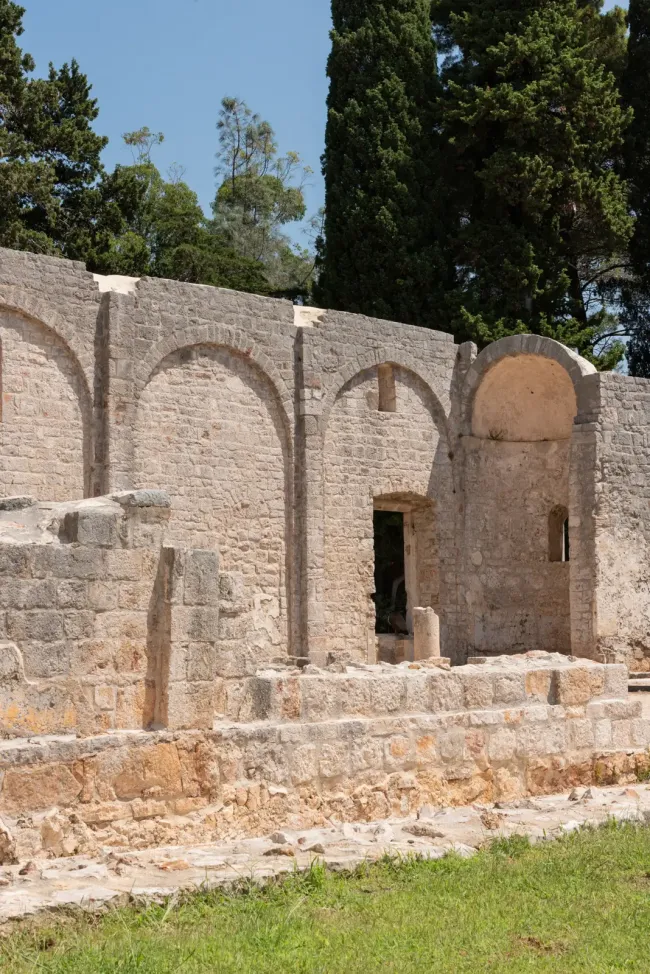 Lokrum samostanski-kompleks