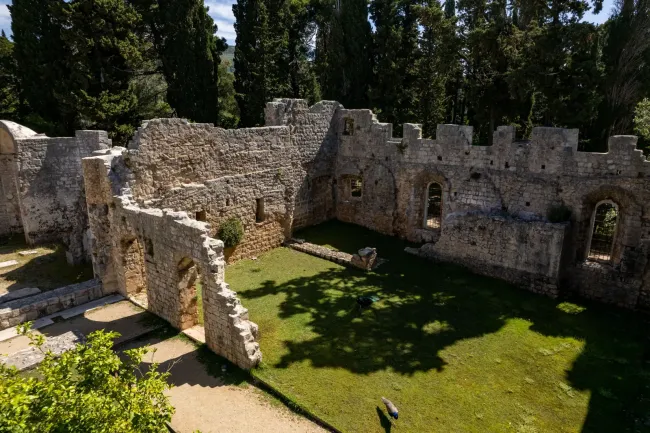 Lokrum samostanski-kompleks